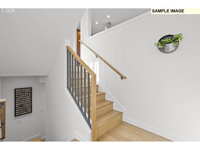 5355 Se Stark St Se, Portland, OR 97215
