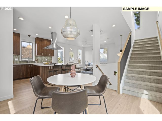 5355 Se Stark St Se, Portland, OR 97215