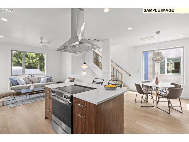 5355 Se Stark St Se, Portland, OR 97215