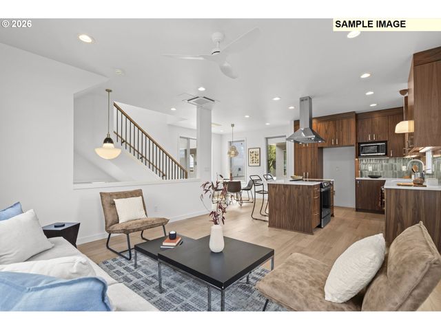 5355 Se Stark St Se, Portland, OR 97215