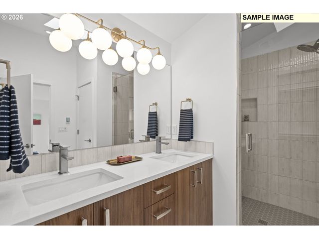 5355 Se Stark St Se, Portland, OR 97215