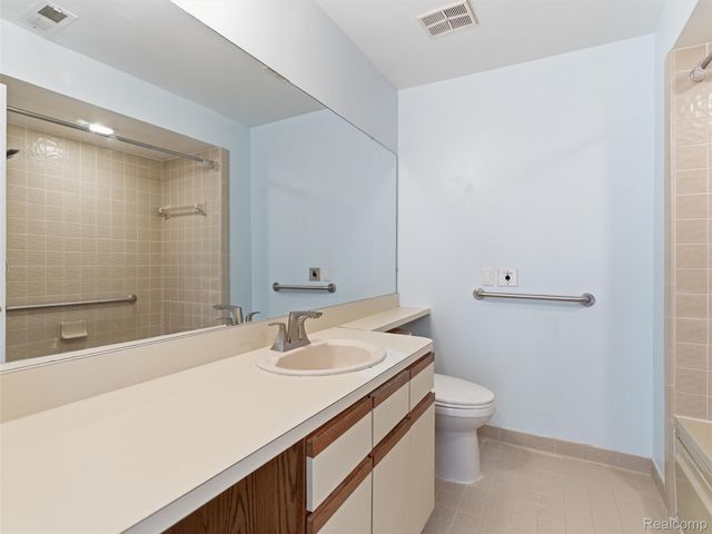 6605 Firestone Court, West Bloomfield Charter Township, MI 48322