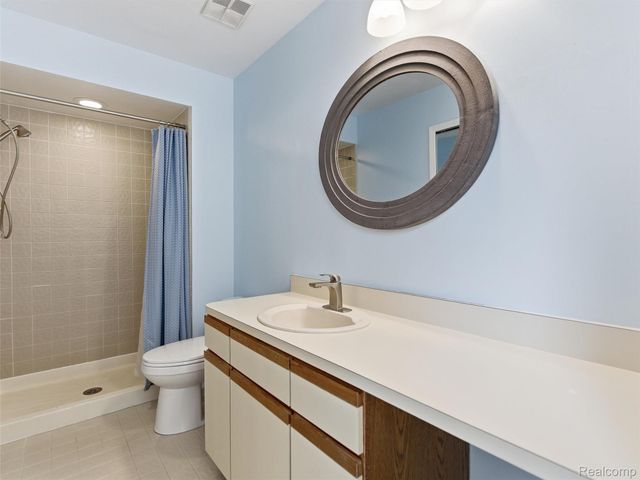 6605 Firestone Court, West Bloomfield Charter Township, MI 48322