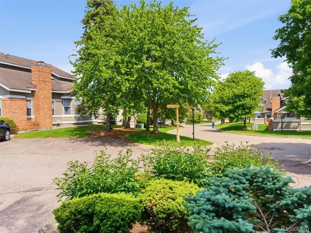6605 Firestone Court, West Bloomfield Charter Township, MI 48322
