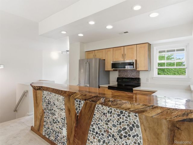 6605 Firestone Court, West Bloomfield Charter Township, MI 48322