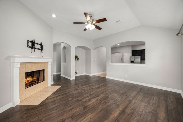 11010 Starling Creek Drive, Richmond, TX 77406