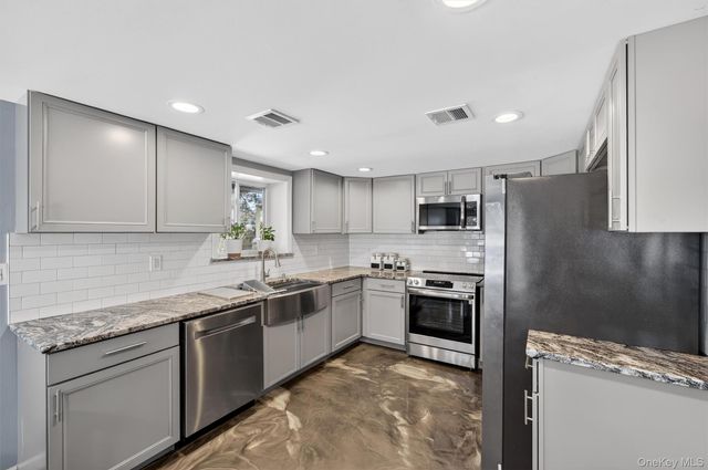 3 Ben Lomond Drive, Middletown, NY 10941