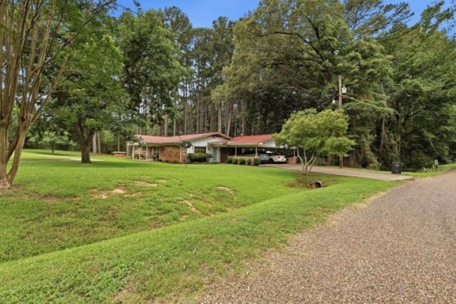 100 County Road 1123, Daingerfield, TX 75638