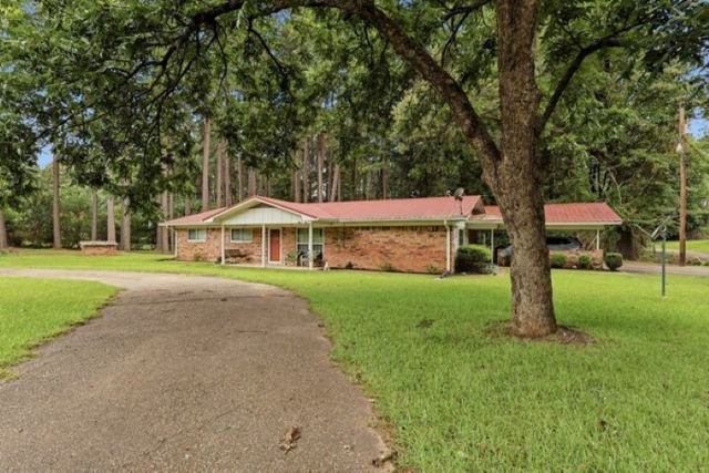 100 County Road 1123, Daingerfield, TX 75638