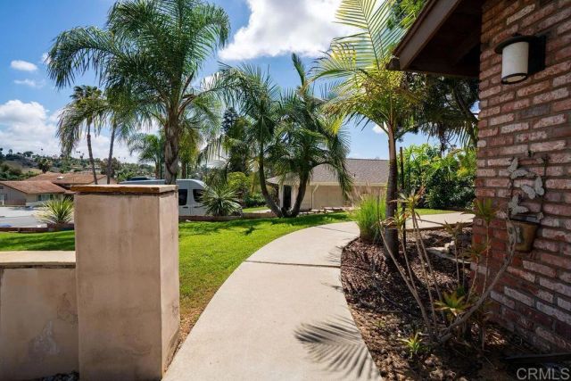 831 Cypress Drive 1, Vista, CA 92084