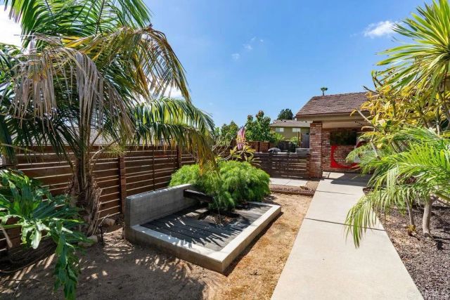 831 Cypress Drive 1, Vista, CA 92084