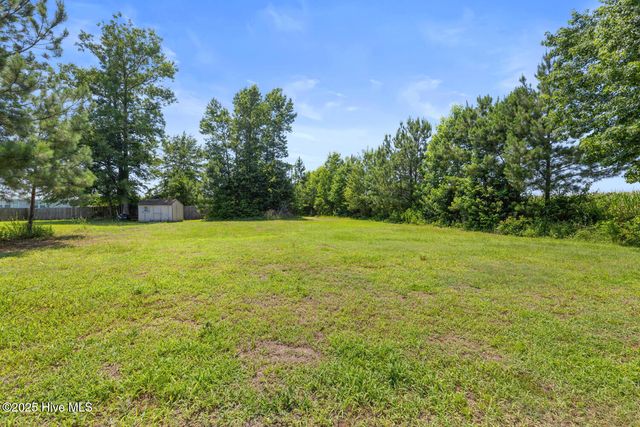 1088 Haw Branch Road, Beulaville, NC 28518