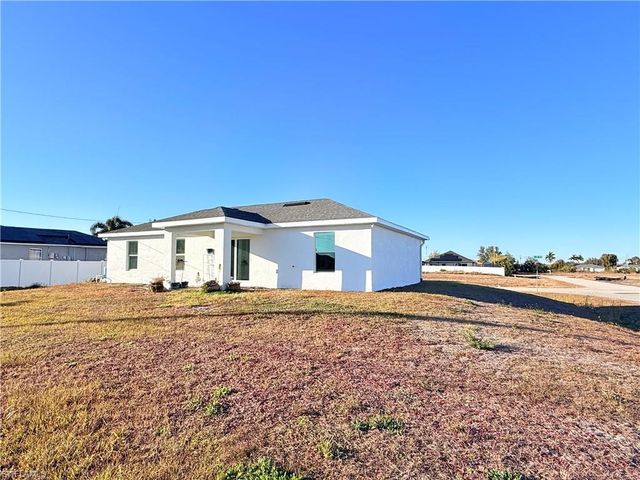 224 NE 24th TER, Cape Coral, FL 33909