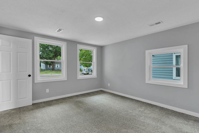 2624 N Green, Wichita, KS 67219