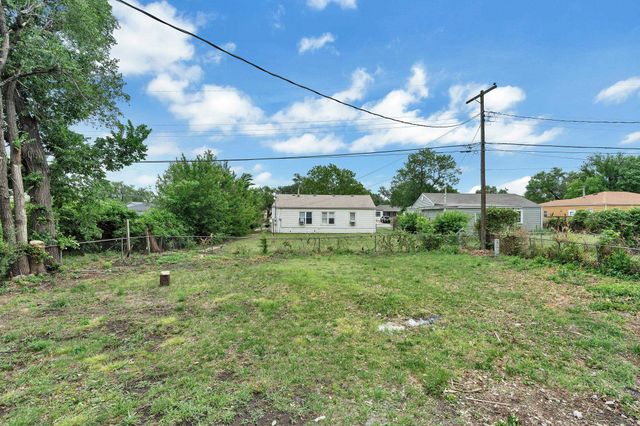2624 N Green, Wichita, KS 67219