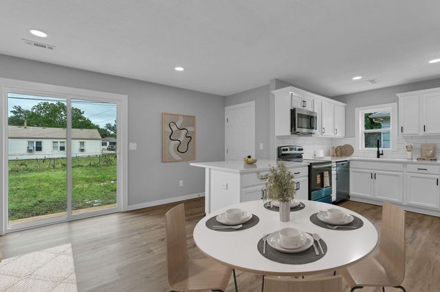 2624 N Green, Wichita, KS 67219