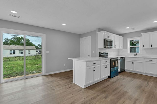 2624 N Green, Wichita, KS 67219