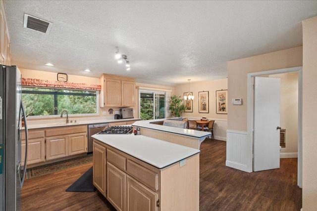 3710 Orchard Ln, Sacramento, CA 95821