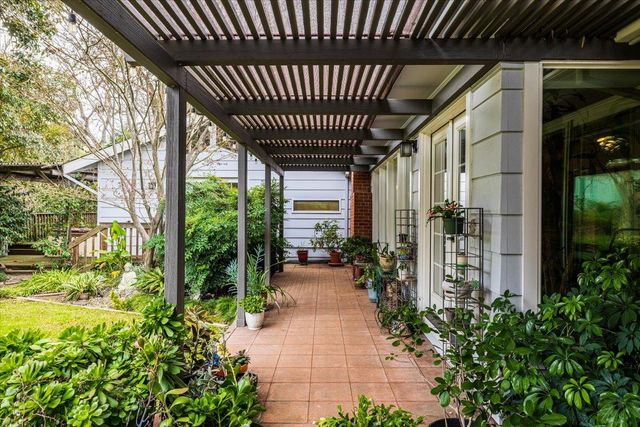 3710 Orchard Ln, Sacramento, CA 95821