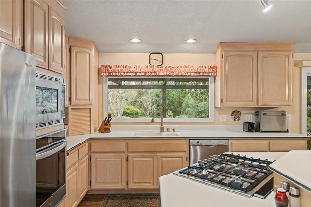 3710 Orchard Ln, Sacramento, CA 95821