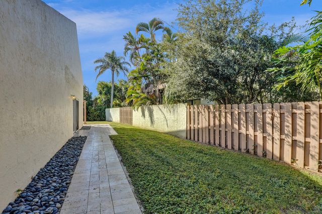 21760 Contado Road, Boca Raton, FL 33433