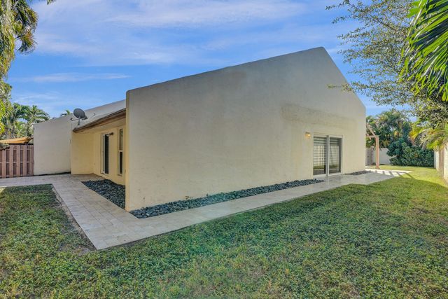 21760 Contado Road, Boca Raton, FL 33433