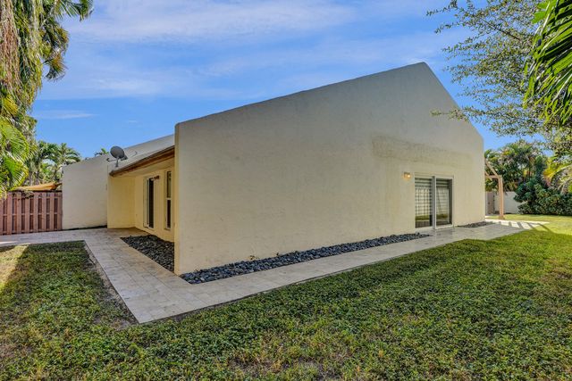 21760 Contado Road, Boca Raton, FL 33433