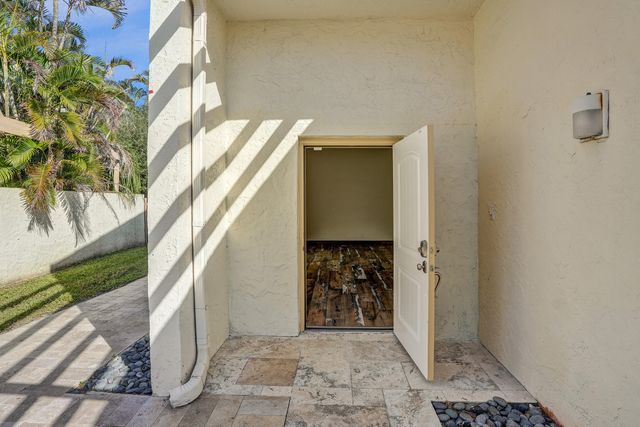 21760 Contado Road, Boca Raton, FL 33433