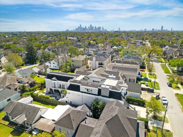 2222 Oxford Street, Houston, TX 77008