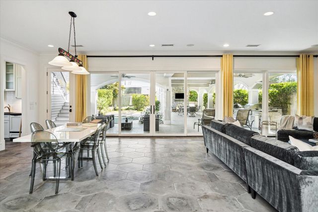 2222 Oxford Street, Houston, TX 77008