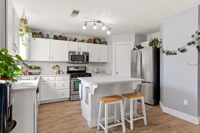 7324 Tolleson Avenue NW, Albuquerque, NM 87114