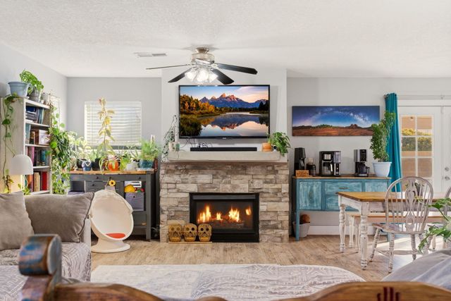 7324 Tolleson Avenue NW, Albuquerque, NM 87114