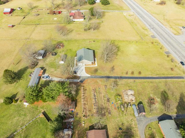 3441 Woodbury Hwy, Manchester, TN 37355