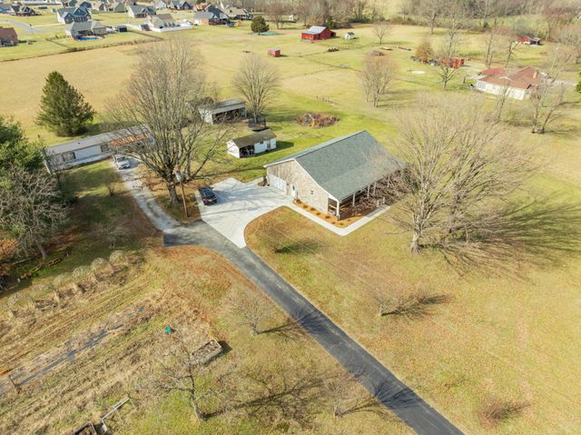 3441 Woodbury Hwy, Manchester, TN 37355