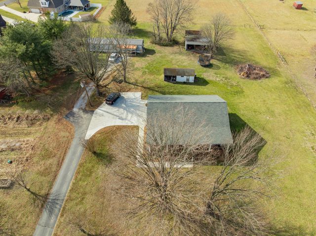 3441 Woodbury Hwy, Manchester, TN 37355
