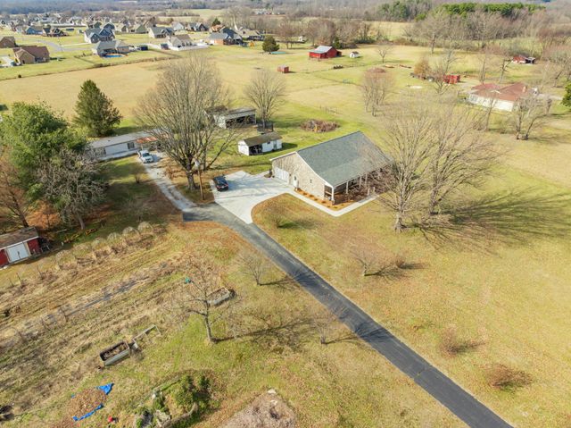 3441 Woodbury Hwy, Manchester, TN 37355