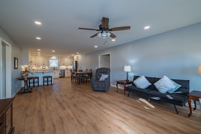 3441 Woodbury Hwy, Manchester, TN 37355