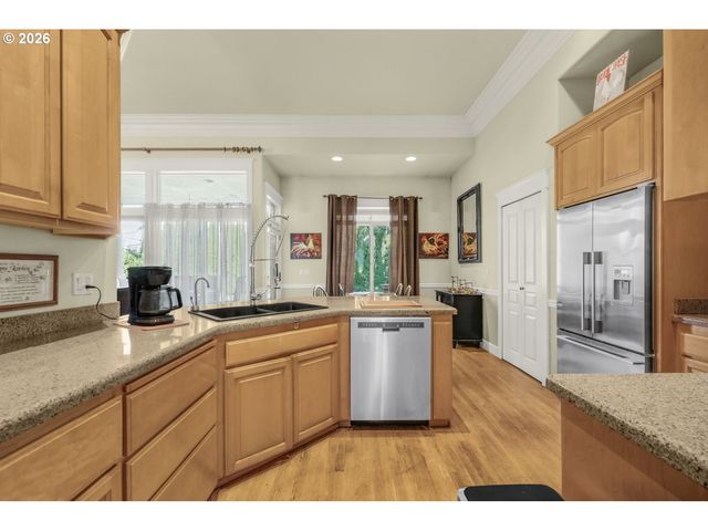 30683 S HIGHWAY 213, Molalla, OR 97038