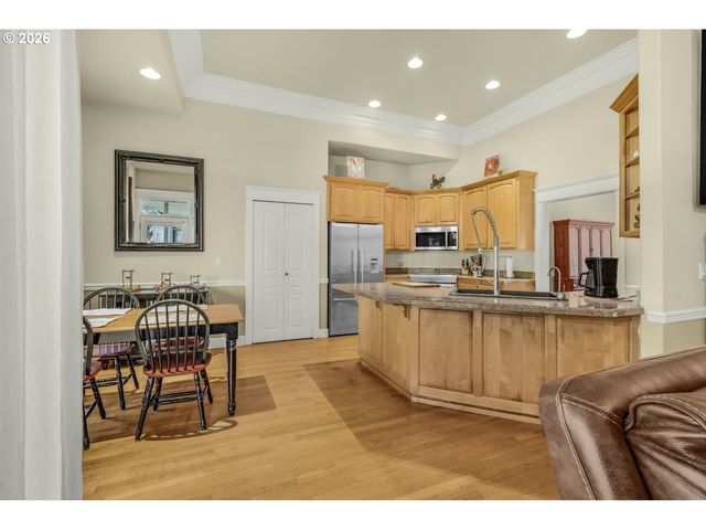 30683 S HIGHWAY 213, Molalla, OR 97038