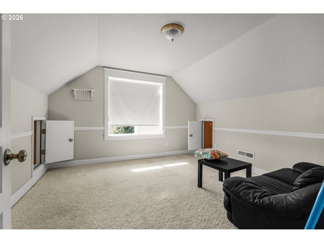 30683 S HIGHWAY 213, Molalla, OR 97038