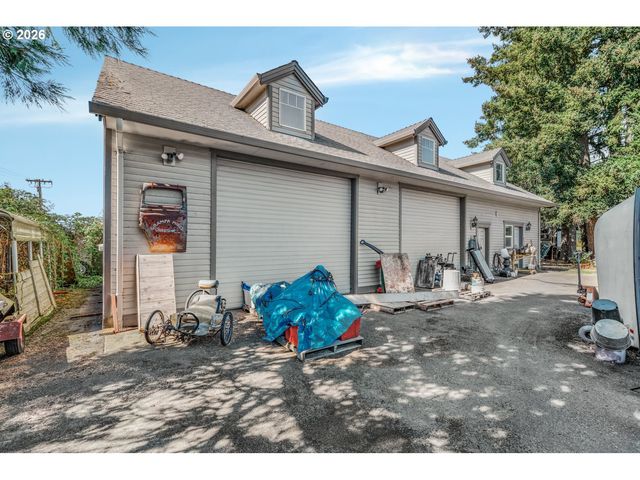 30683 S HIGHWAY 213, Molalla, OR 97038