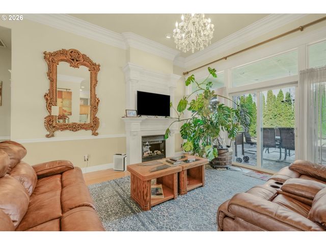 30683 S HIGHWAY 213, Molalla, OR 97038