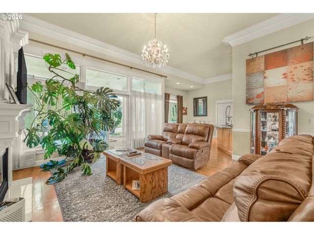 30683 S HIGHWAY 213, Molalla, OR 97038