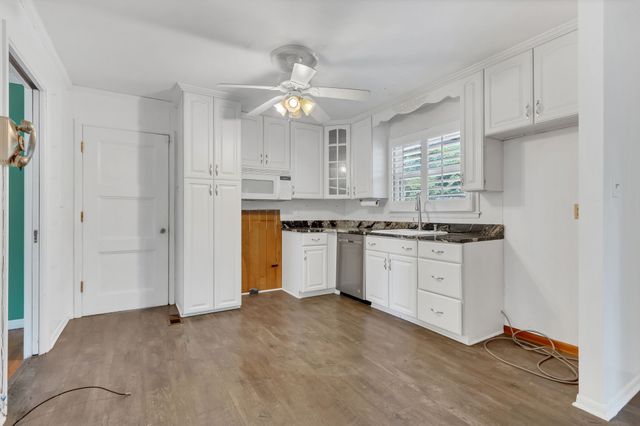 208 Apache Trl, Columbia, TN 38401