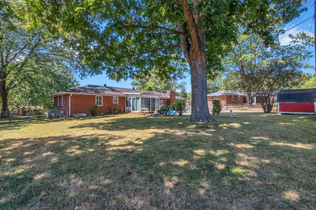 208 Apache Trl, Columbia, TN 38401