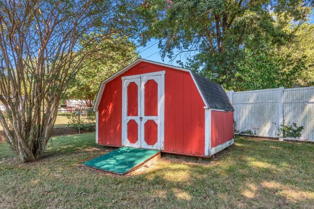 208 Apache Trl, Columbia, TN 38401