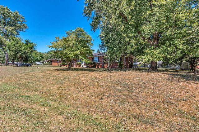 208 Apache Trl, Columbia, TN 38401