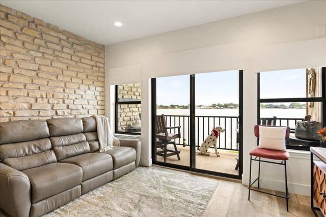 401 E Pearl Street 2105, Granbury, TX 76048