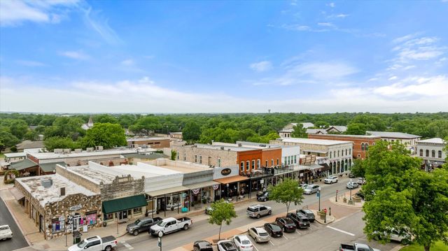 401 E Pearl Street 2105, Granbury, TX 76048