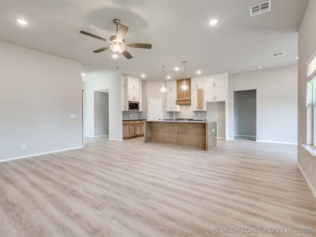 13402 E 124th Street North, Collinsville, OK 74021